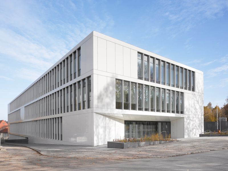 Technische Universität Dresden, Neubau Institutsgebäude Fachrichtung ...